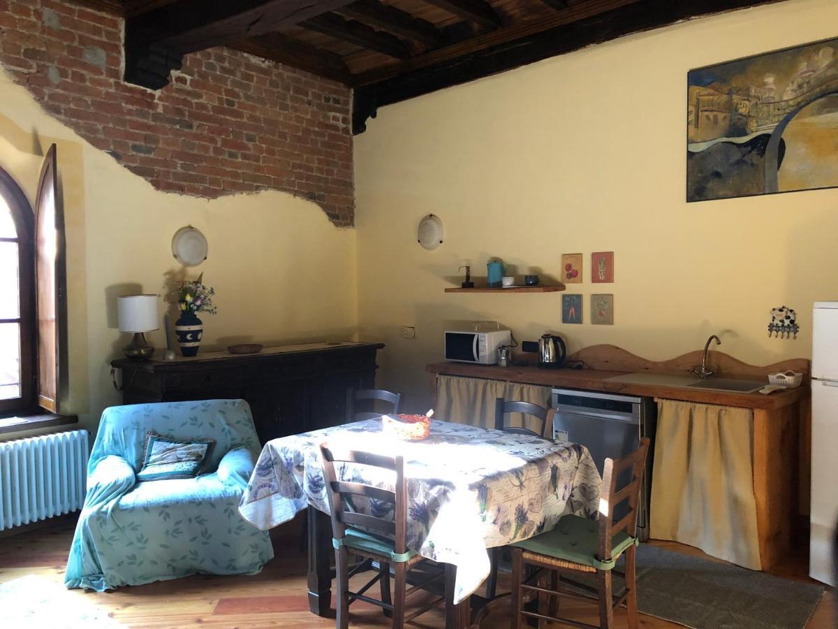 ホテル La Casa Del Castellano Cinzano エクステリア 写真